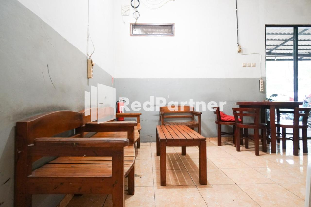 Bright Near Itc Mangga Dua Mitra Reddoorz 2* Jakarta