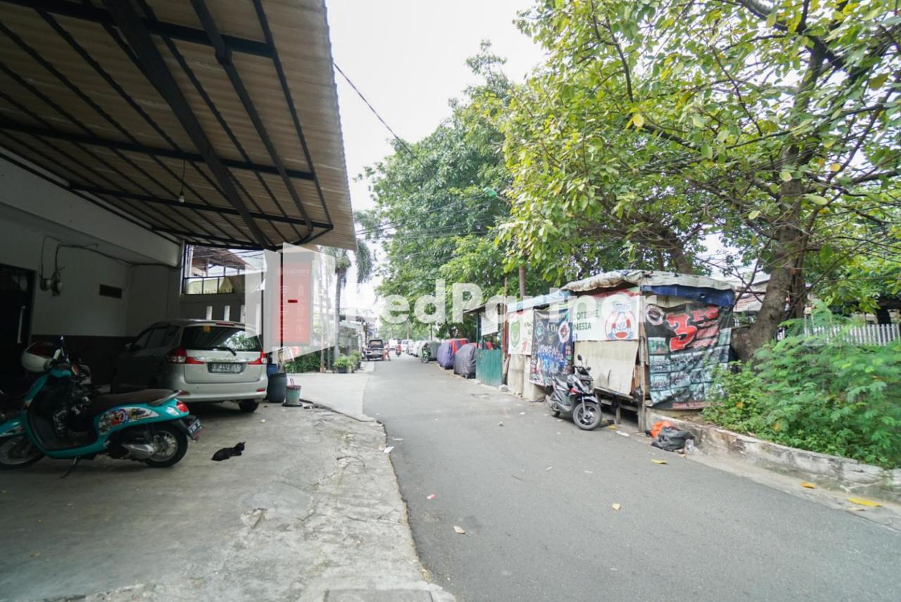 Hotel Bright Near Itc Mangga Dua Mitra Reddoorz 2*