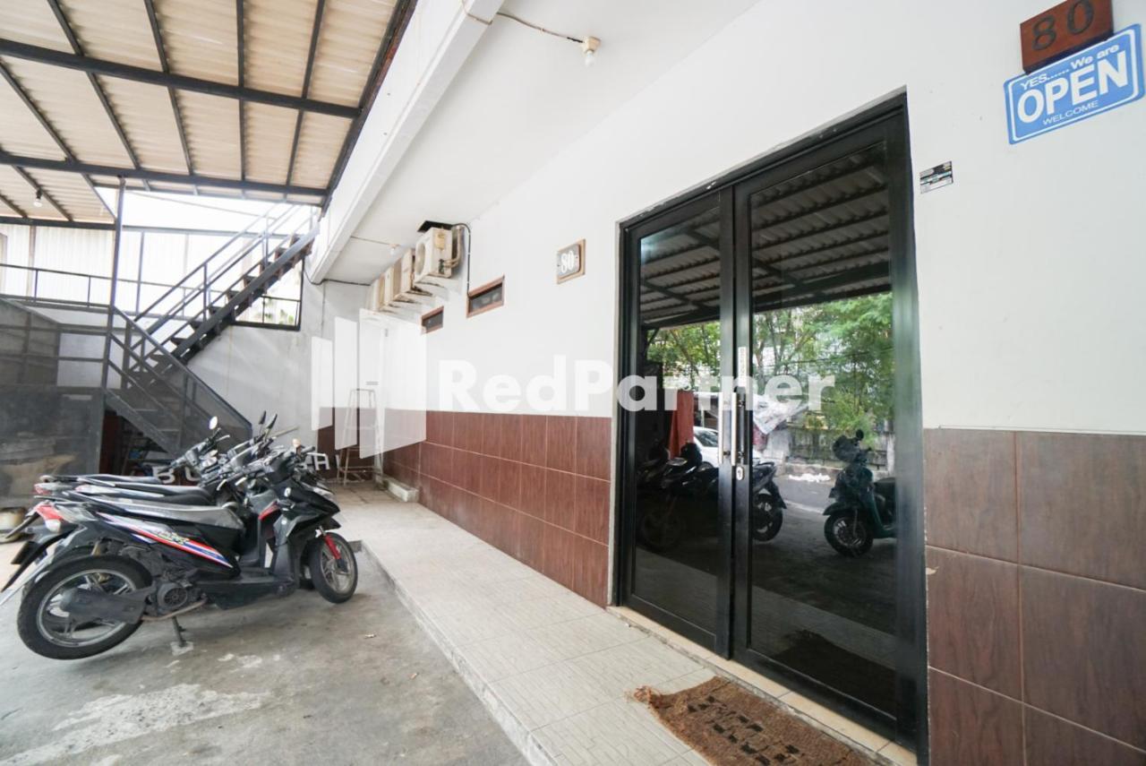 Bright Near Itc Mangga Dua Mitra Reddoorz 2* Jakarta